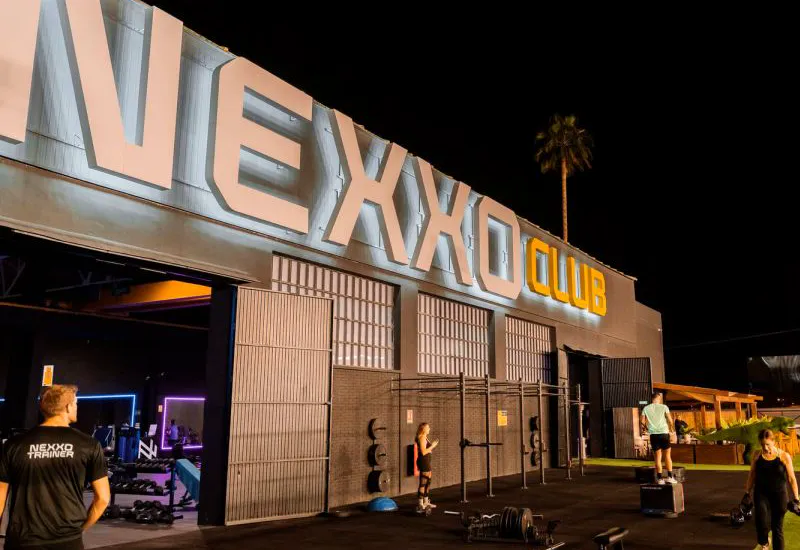 Rótulo luminoso fabricado por Garcalux, uno de los proyectos del estudio